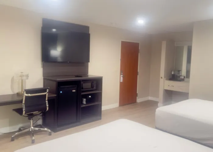 Shore Hotel 3*